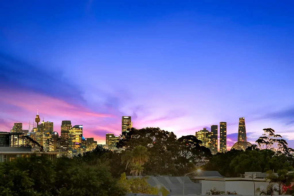 Mosman 3房 Mosman中心顶层公寓 开放式起居 西向阳台 Bosch厨房 Miele烤箱 三卧带套 电梯直达 双车位储物 步行村庄 Peaceful haven with Mosman Village at your doorstep