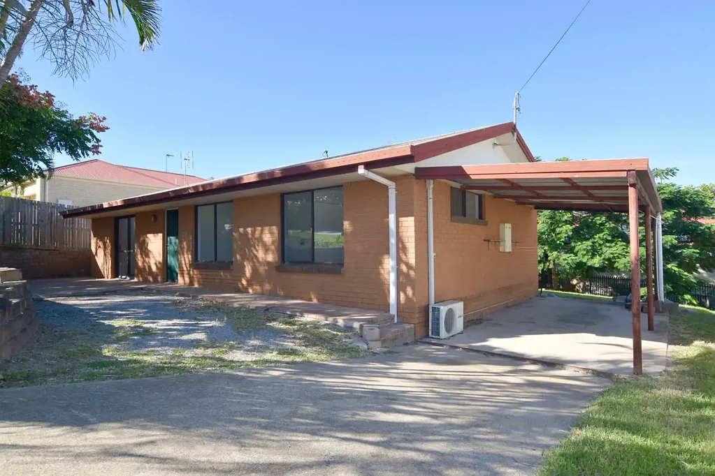 :: 3 BEDROOM HOME IN WEST GLADSTONE