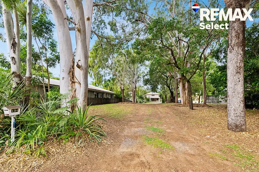 Bucasia 3房  FIRST TME EVER OFFERED-LIFETIME OF MEMORIES, NOW YOUR BEACHFRONT LEGACY AWAITS!