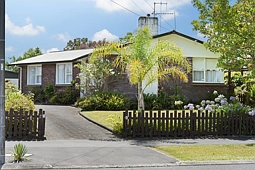 53 Garden Heights Avenue, Glenview