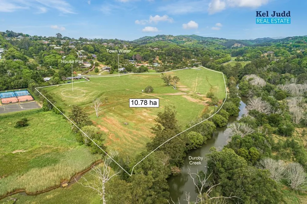 Terranora Prime piece of creekfront paradise 15 minutes from town.