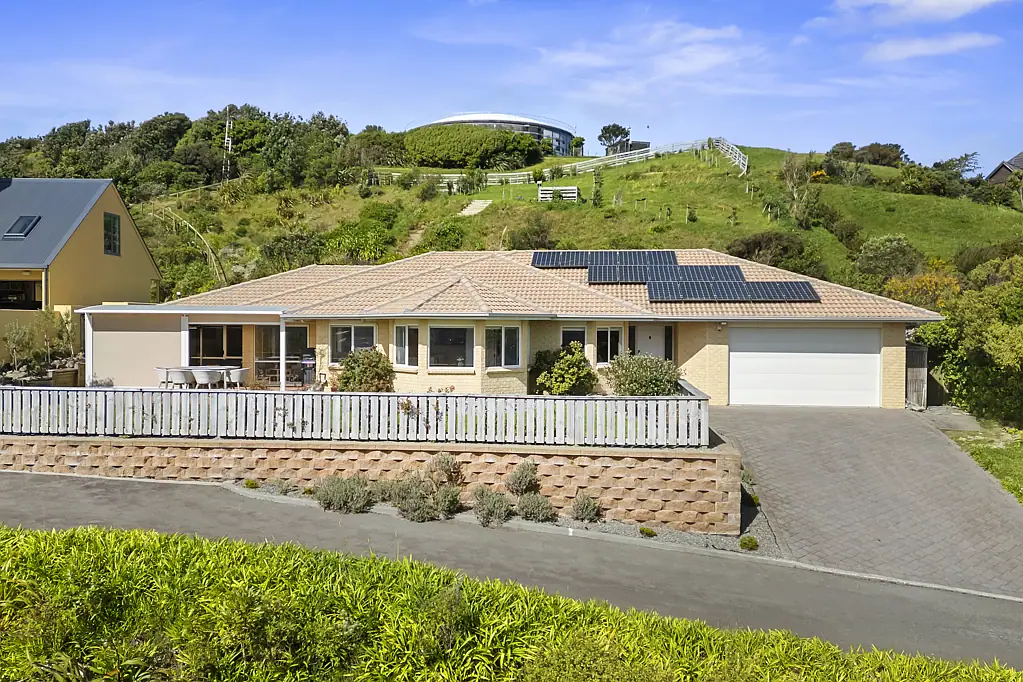 125 Woodman  Drive, Tawa, Wellington