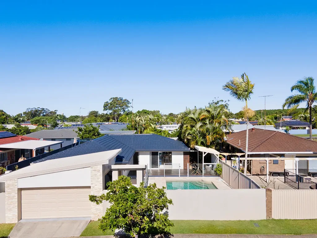 75 Oceanic Drive, Mermaid Waters, QLD 4218