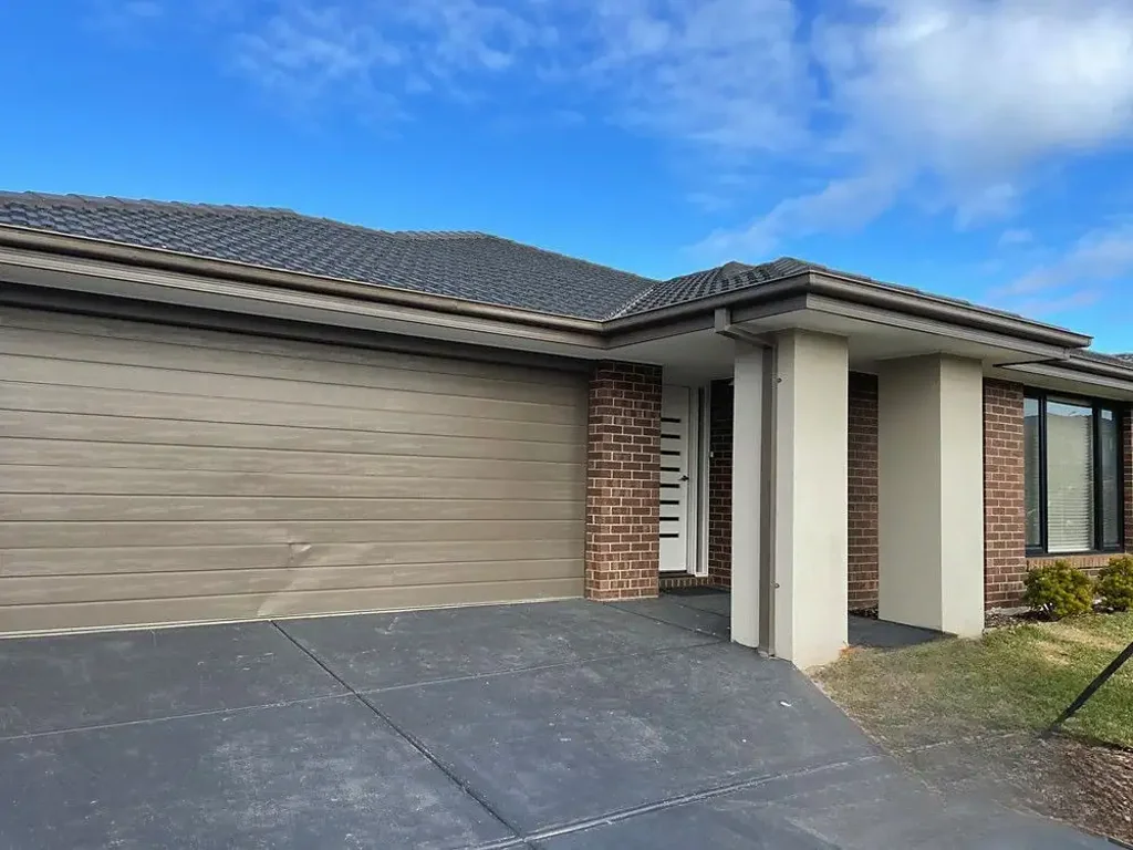 A Modern Family Home in Clyde North