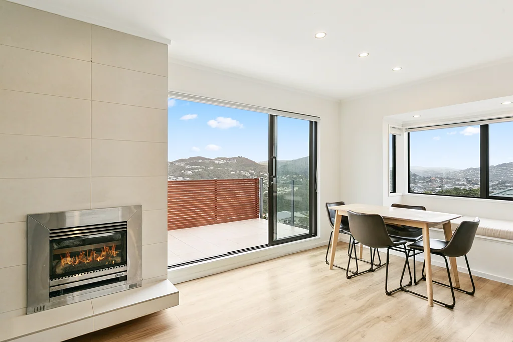 Karori 3房  Modern Townhouse with Sun & Views