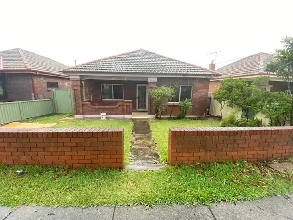 THREE BEDROOM HOUSE