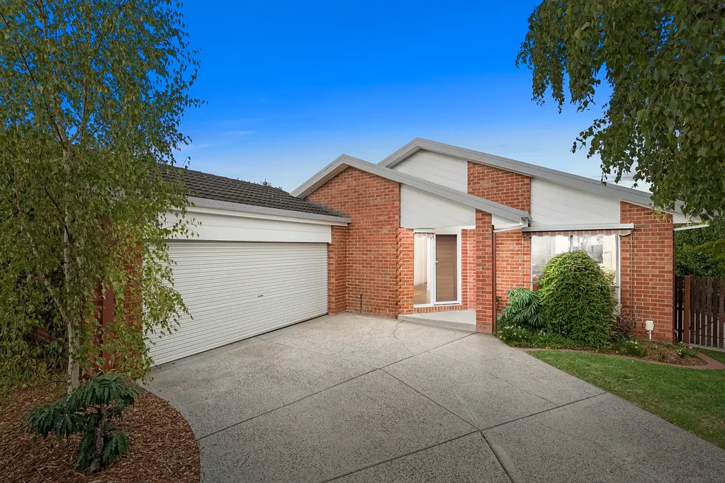 17 Woodside Drive, Rowville, VIC 3178