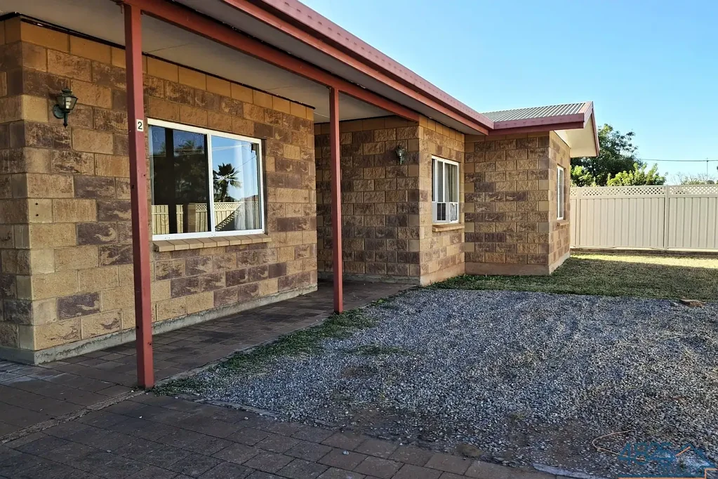 Mount Isa 6Moenga Not Just One You Get Two