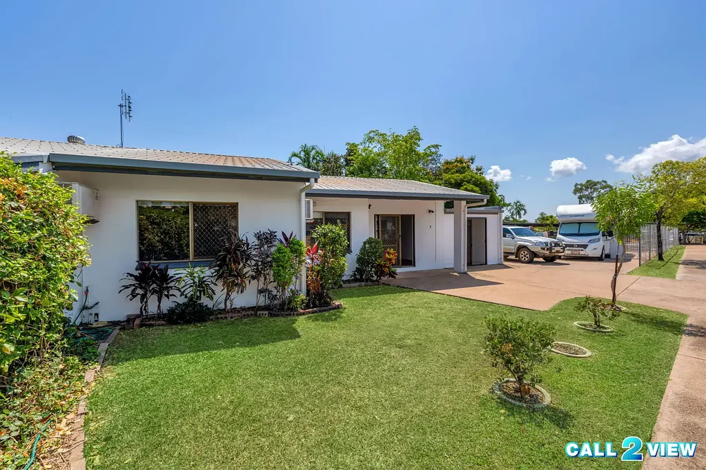 Leanyer 3Kwarto Private End Unit with Bonus Guest Room
