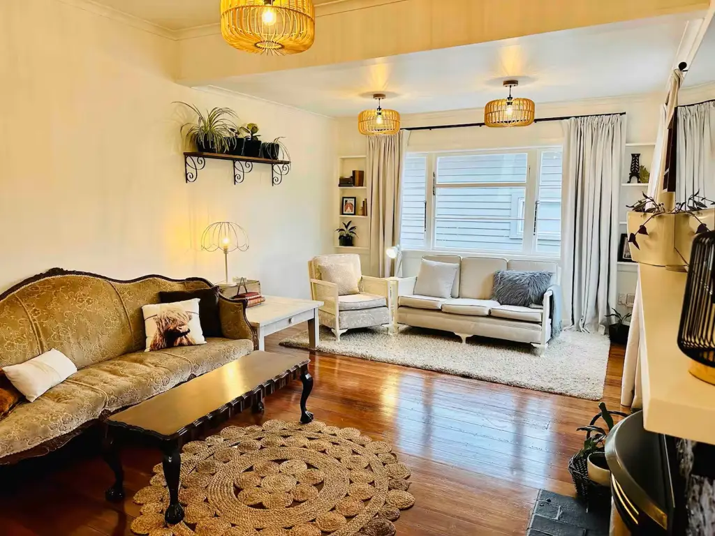 Nelson South 3 Bedroom EXCEPTIONAL LOCATION, IMPECCABLE PRESENTATION