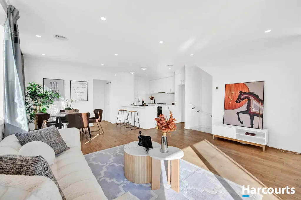Ringwood East 3 Bedroom Beautiful North Facing Living with Balcony