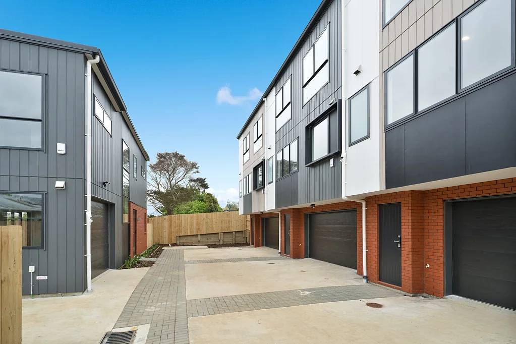 Glen Innes 4 Bedroom Freehold. Brand New. Move-In Ready.