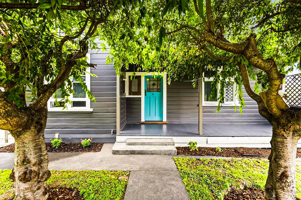 Mayfair 3 Bedroom Timeless Character, Modern Comfort, Prime Corner Position