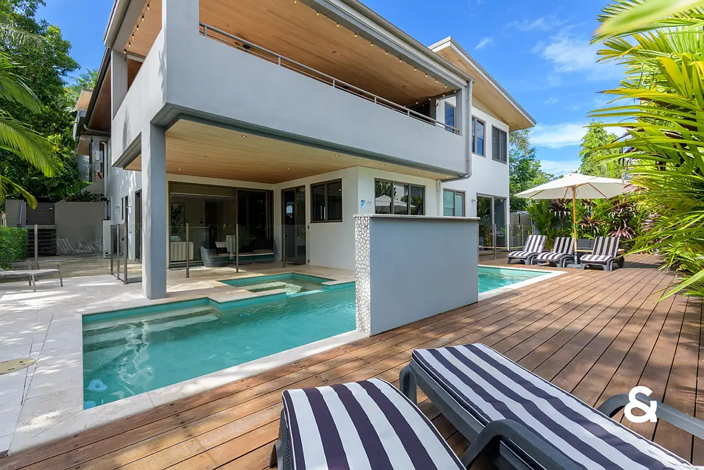 Port Douglas 4 Bedroom ELEGANT & SPACIOUS MURPHY STREET RESIDENCE