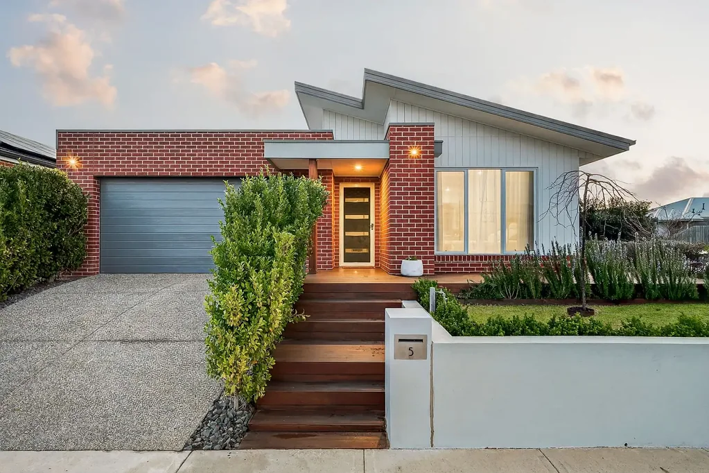 5 Countess Drive, St Leonards, VIC 3223
