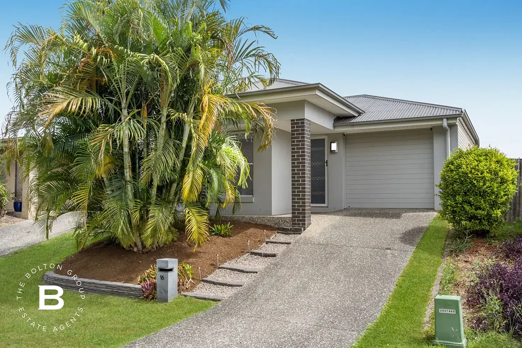 Redbank Plains 3 Slaapkamer A Class Above - The Finest Home in a Prized Street