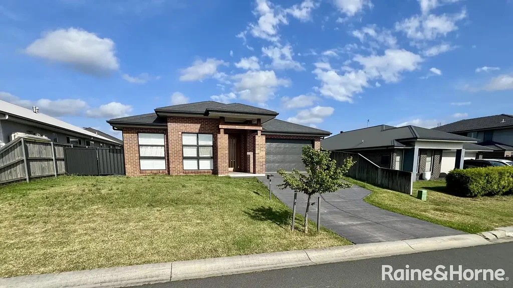 Beautifully Presented 4 Bedroom Family Home