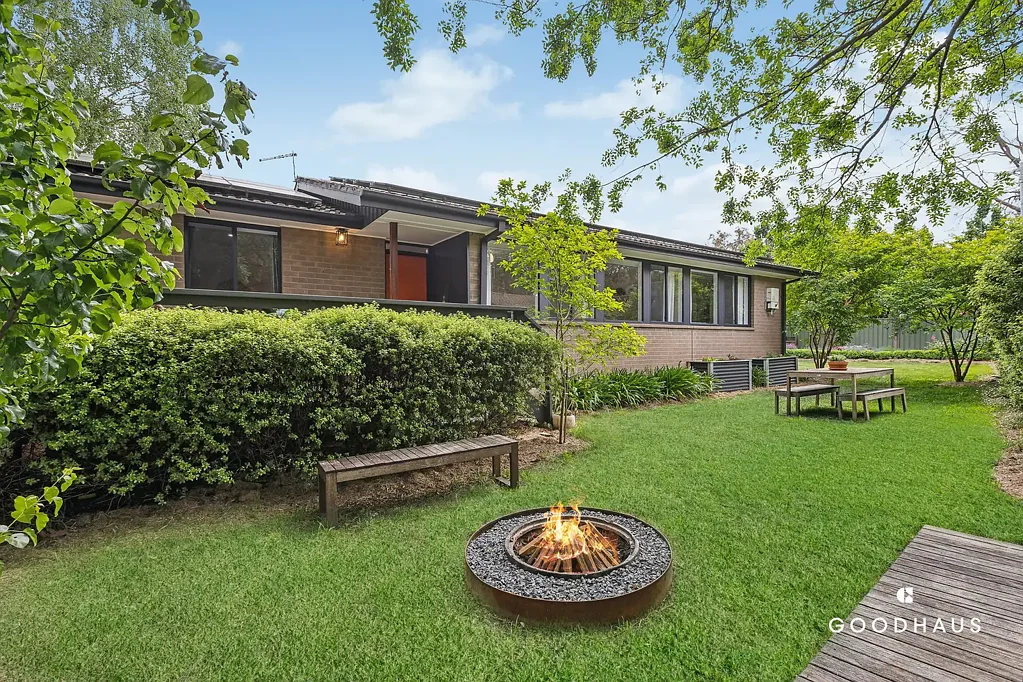 Flynn 3ਬੈੱਡਰੂਮ Generous block and updated comfort in Flynn