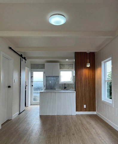 BEAUTIFULLY RENOVATED-WALK TO ONE TREE HILL!