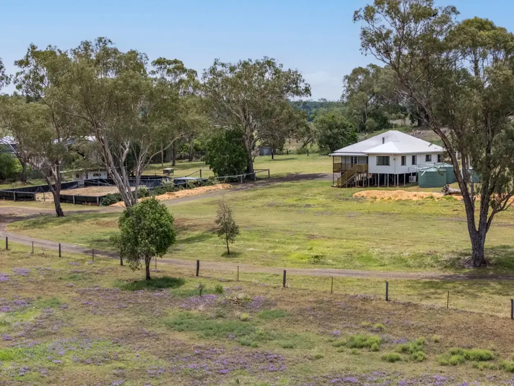 Irongate  "Hidden Valley" - Horses, Space and Lifestyle on 20 Acres