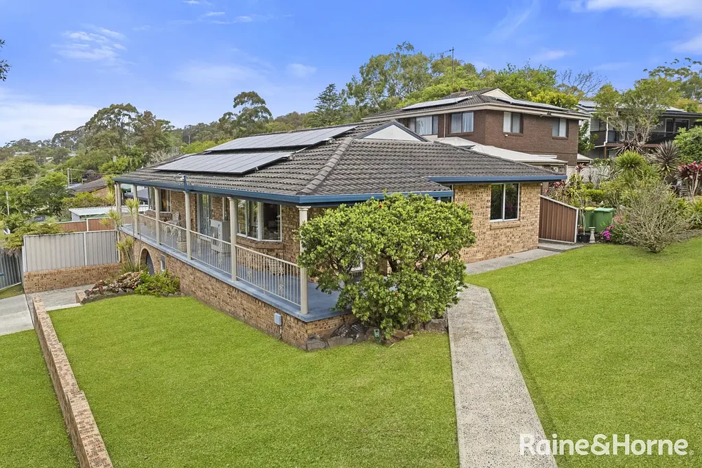 Berkeley Vale 3ਬੈੱਡਰੂਮ Immaculate Family Living - Dual driveways - Granny Flat Potential