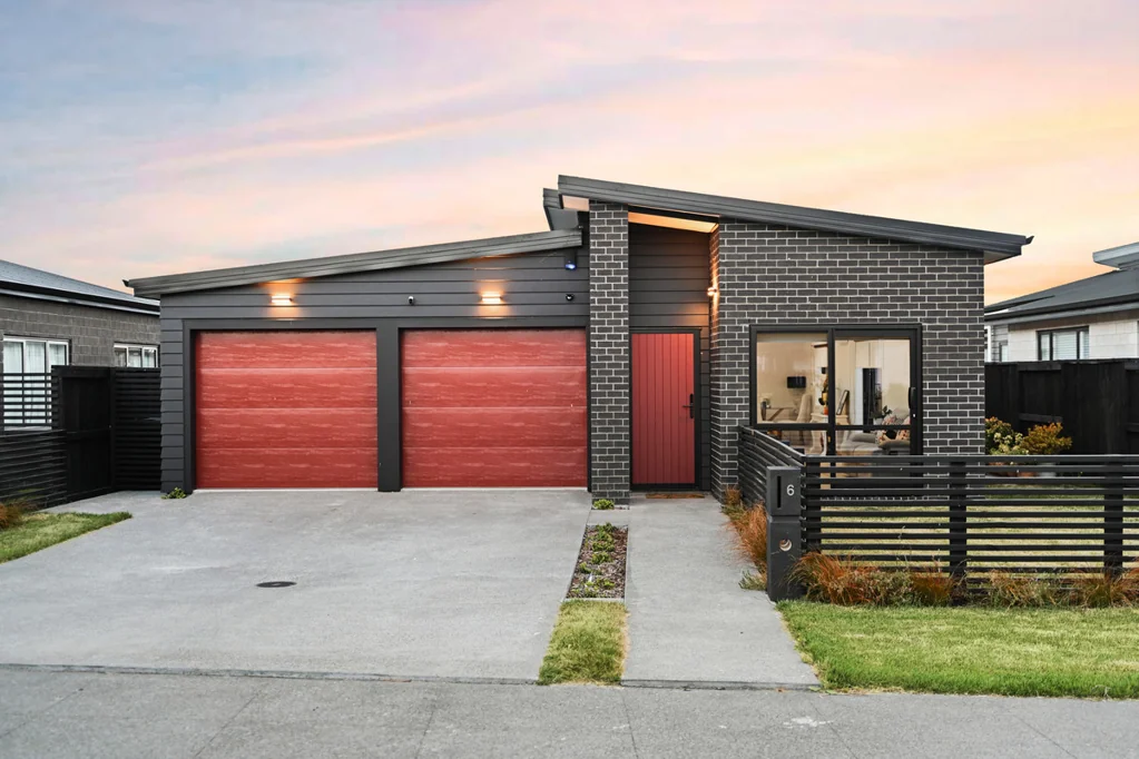 Chartwell 5ห้องนอน Contemporary Multi-Gen Home