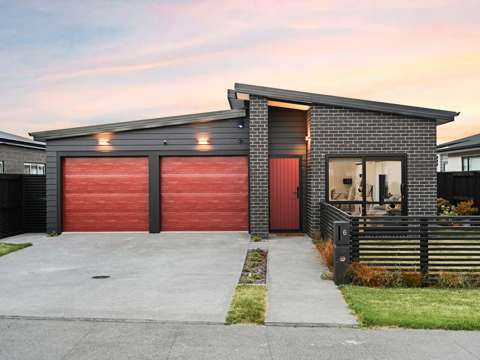 Chartwell 5房  Contemporary Multi-Gen Home