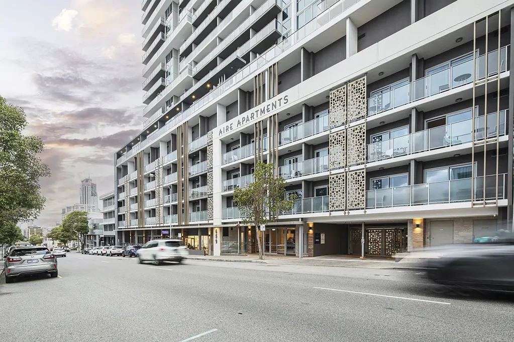 West Perth 2कमरा NORTH-FACING CORNER APARTMENT WITH PERTH CITY SKYLINE VIEWS
