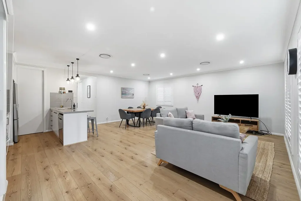 Spring Farm 4Zimmer Modern Family Living with Space & Style