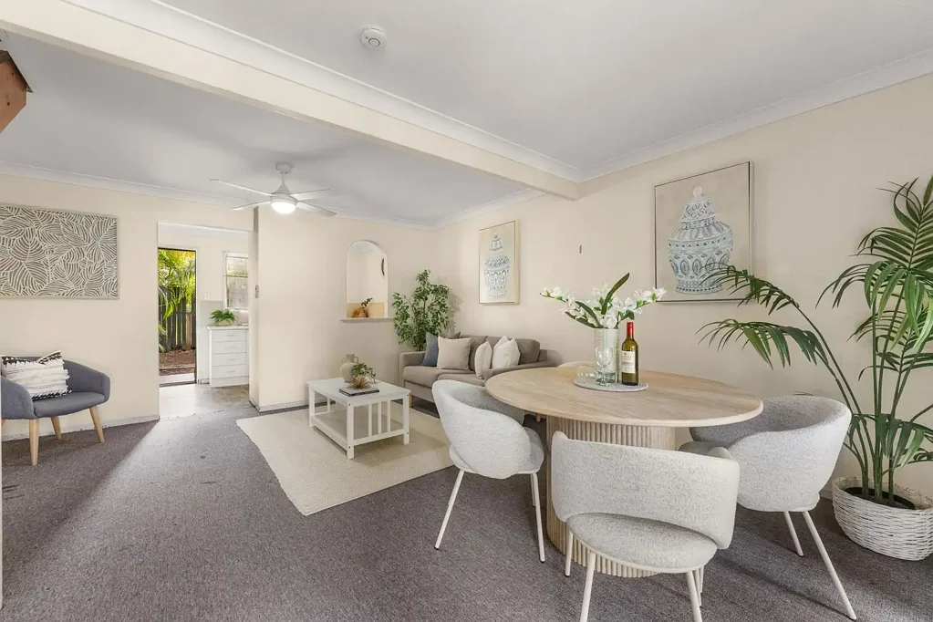 Woodridge 2房 空置待售 - 完美的首次置业或明智投资 Vacant & Ready - The Perfect First Step or Smart Investment