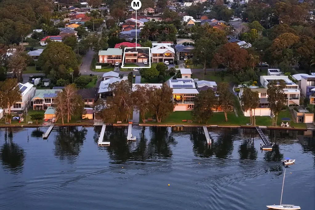 Summerland Point 4Moenga Unbelievable lake views from immaculate family residence