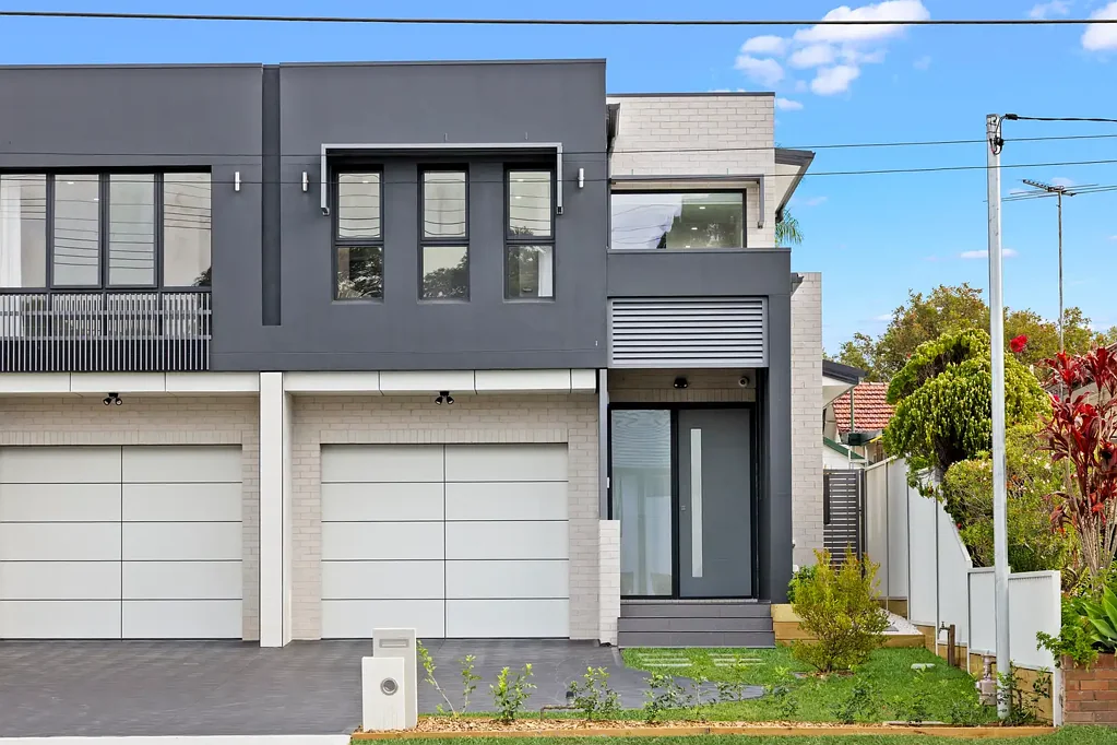 Greenacre 5Habitaciones Brand New 5 Bedroom Full Brick Duplex, Sure to Impress