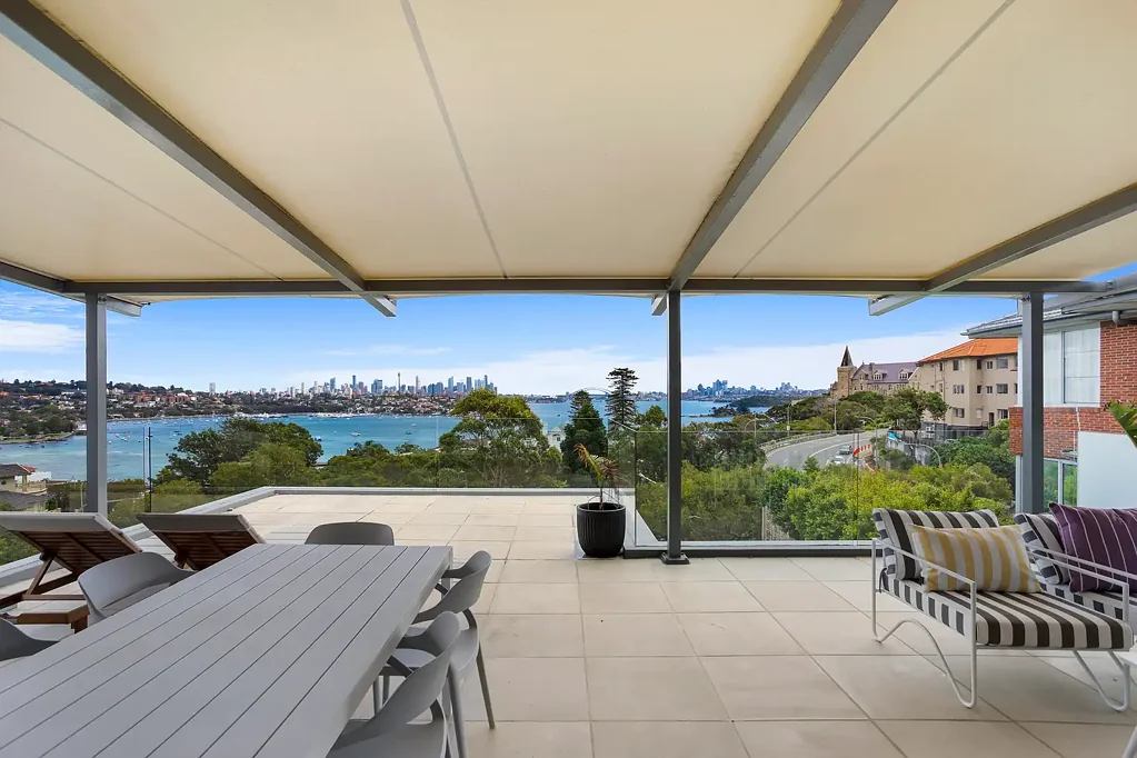 Breathtaking Panoramic Views of Sydney Harbour. House Like-Living in a Stunning Location!