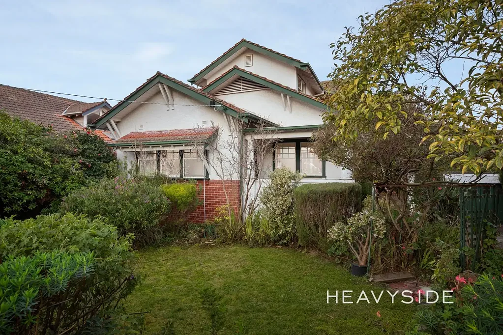 Camberwell 4બેડરૂમ 1920’s Character filled family home, ripe for renovation