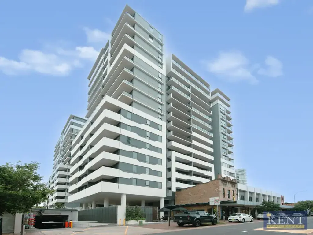 Luxury & Low-Maintenance Living w/ Stunning City Views | Spacious 3-Bedroom Apartment in Epping