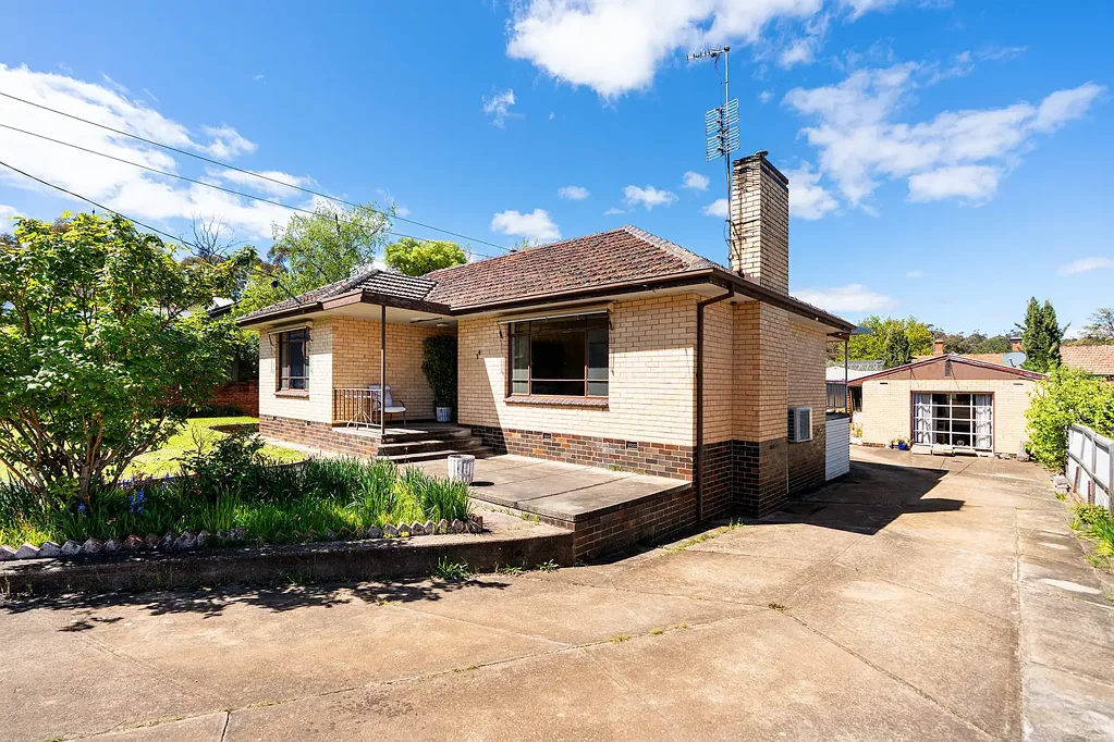 Castlemaine 7ห้องนอน Retro Charm, Rare Opportunity