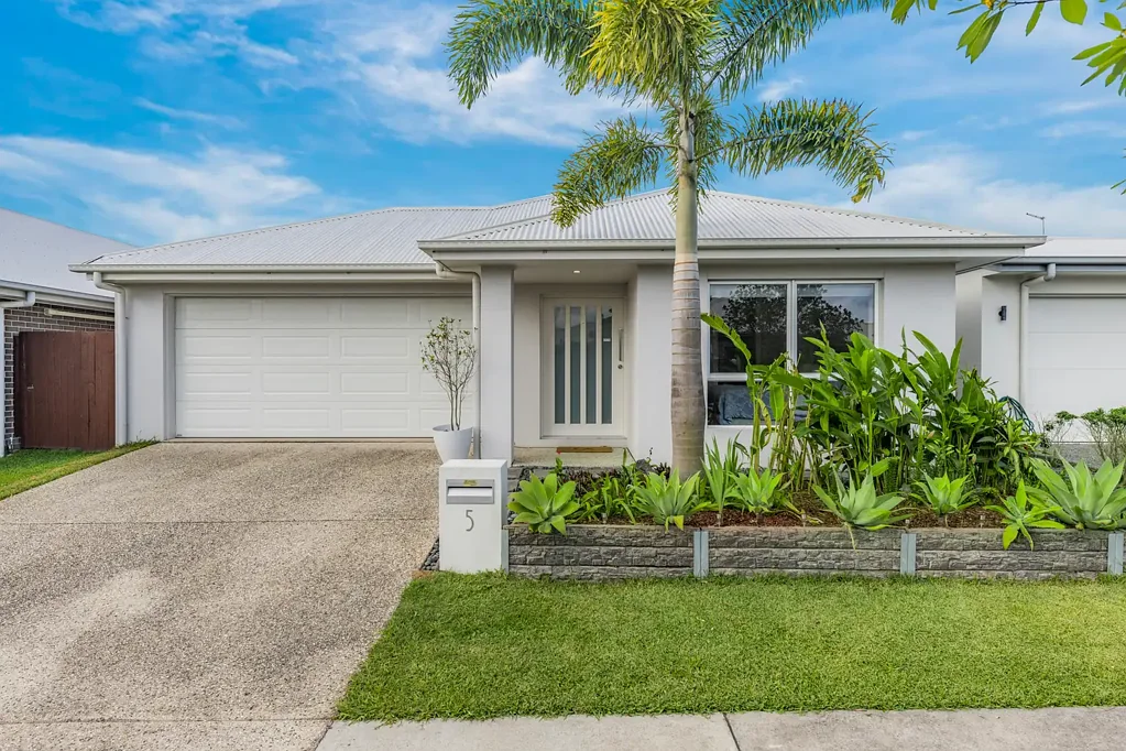 Palmview 4कमरा A Cut Above The Rest – High Ceilings, High Spec & Built for Family Life