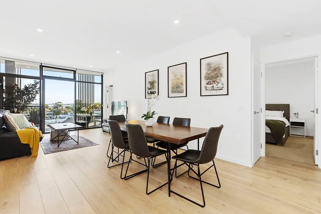 Ardross 2房  River Views & Refined Finishes