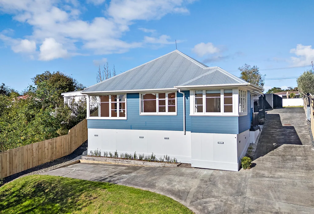 New Lynn 3Phòng ngủ Relocated, Refreshed & Ready!