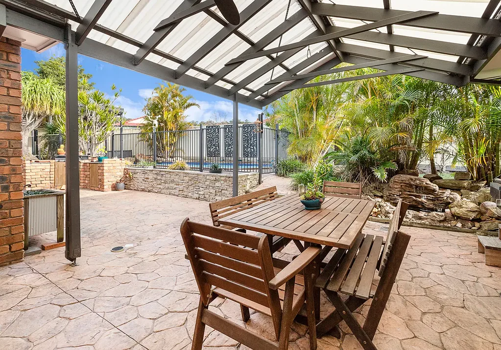 15 Golden Grove, Albion Park, NSW 2527