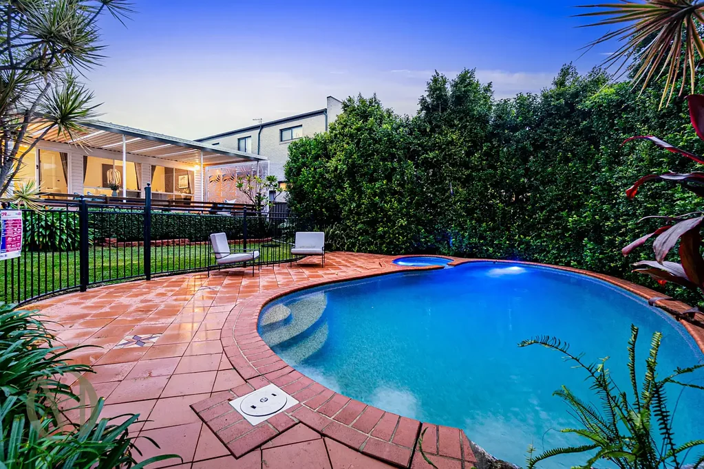 Rydalmere 4ห้องนอน Lucky Number 8 – Endless Potential on 645sqm in a Quiet Cul-de-Sac location!