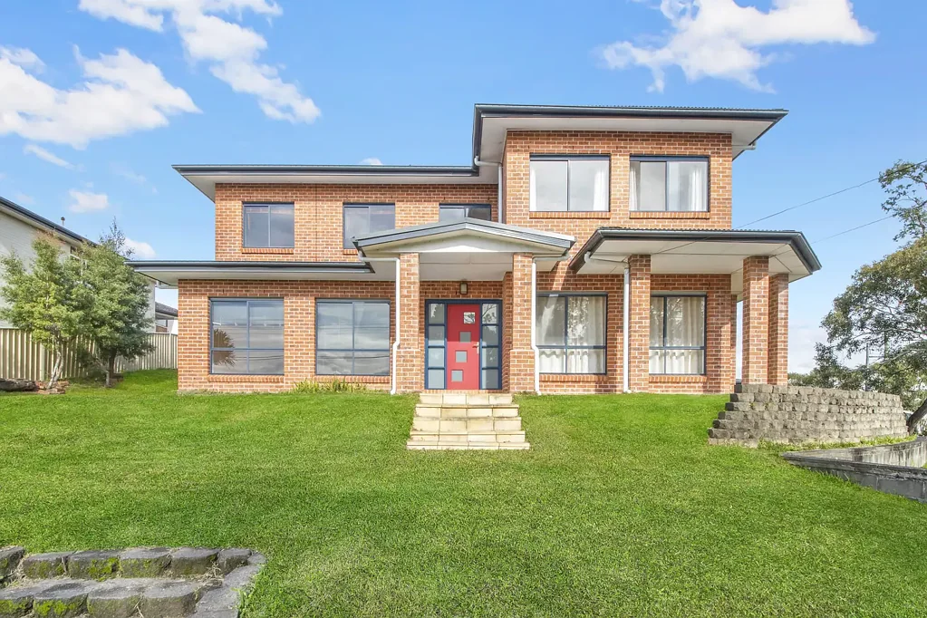Stunning Family Home in Castle Cove