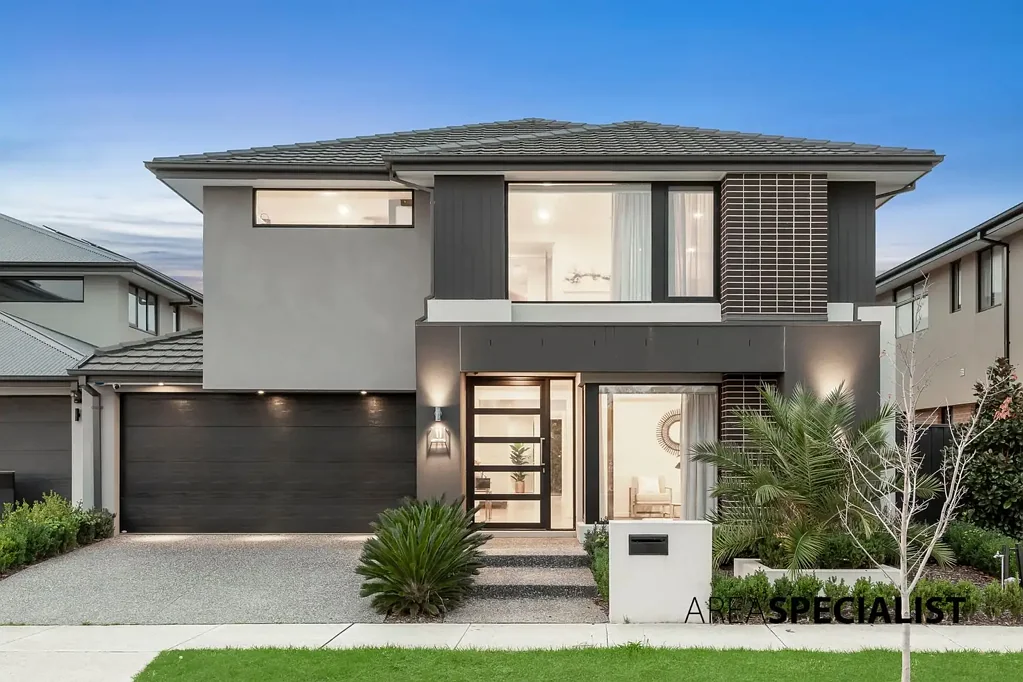 11 Ajana Drive, Cranbourne South, VIC 3977