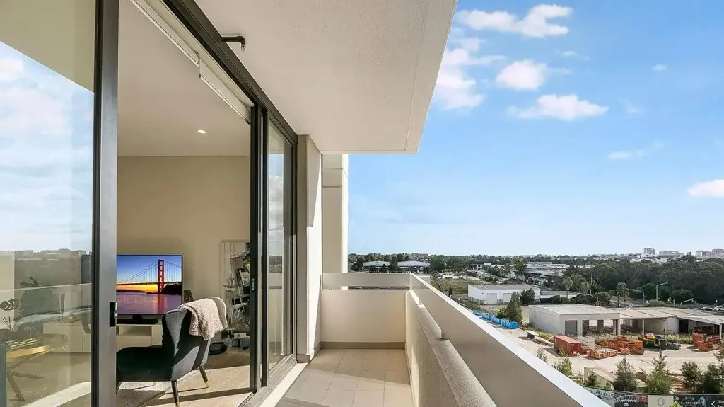 Great nearly new two bedroom apartment with perfect floor plan