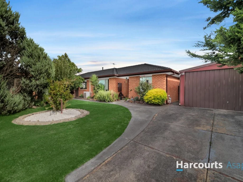 Cranbourne North 4Moenga Family home for sale.