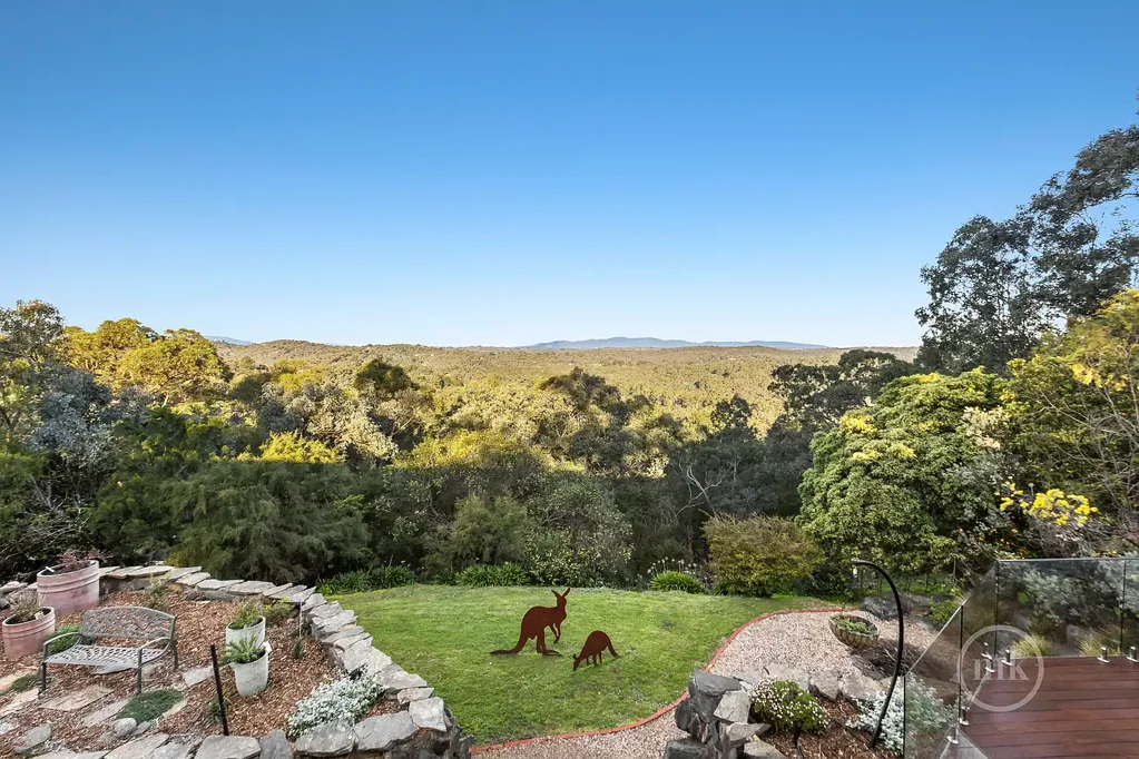 North Warrandyte 5 Slaapkamer Timeless Craftsmanship, Spectacular Views & Exceptional Family Living