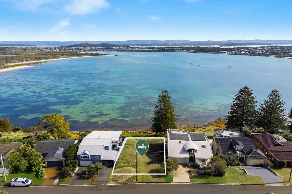 Swansea Heads Blue-Chip Waterfront Block, Never To Be Built Out
