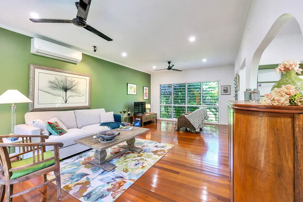 Batchelor 4ਬੈੱਡਰੂਮ Tranquil Tropical Living in Batchelor!