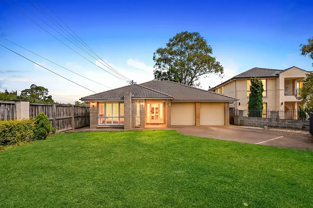 Woodcroft 4房 Edgewood Estate 中心的超大家庭住宅 Extra Large Family Home In The Heart Of Edgewood Estate