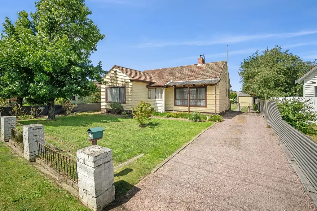21 Yarrowee Street, Sebastopol, VIC 3356